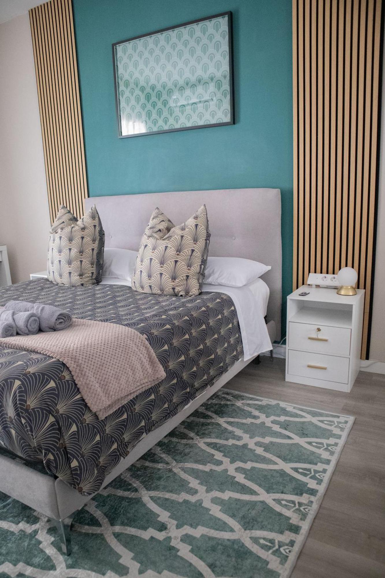 Sara's - Modern Near Metro, Perfect For Families And Groups In Appartamento