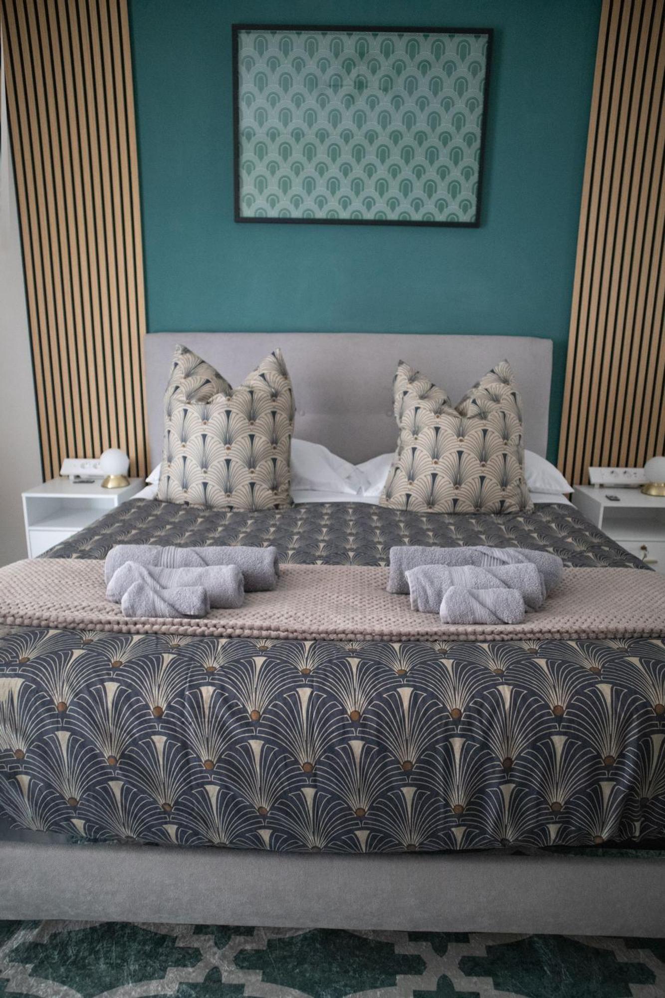 Sara's - Modern Near Metro, Perfect For Families And Groups In Appartamento *